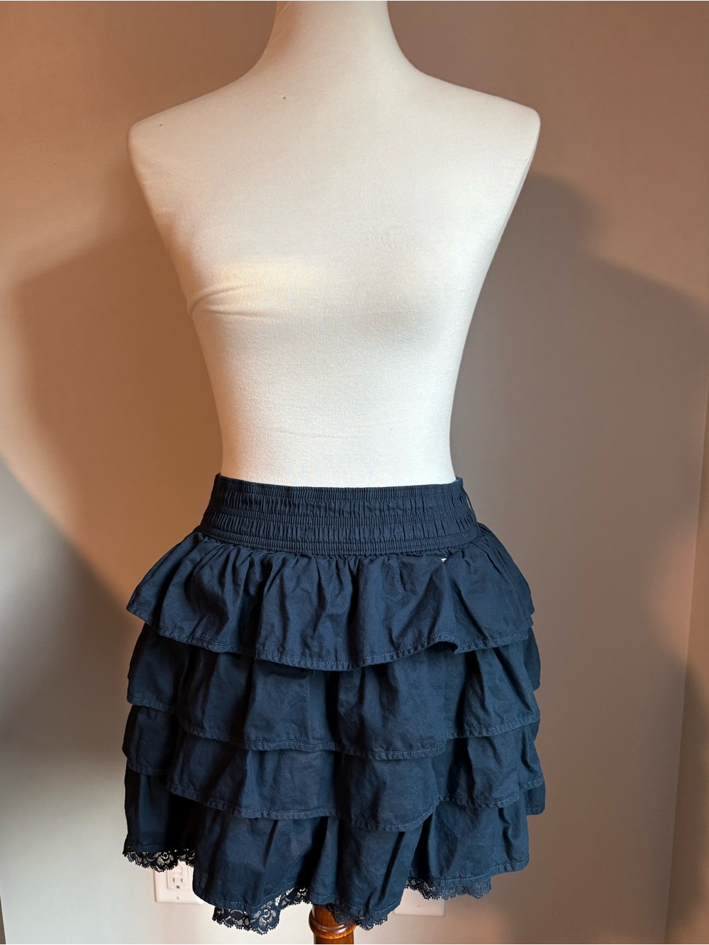 Hollister Tiered Ruffle Mini Skirt In Navy Blue Size L